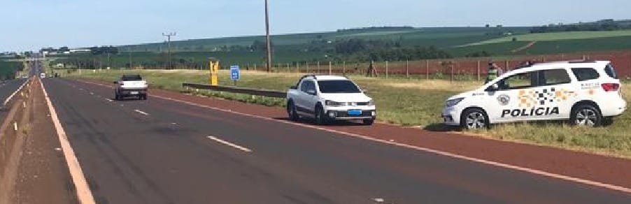 Saveiro dirigida por motorista de Palmital tragefava na contramão de direção - Imagem: Polícia Rodoviária Estadual